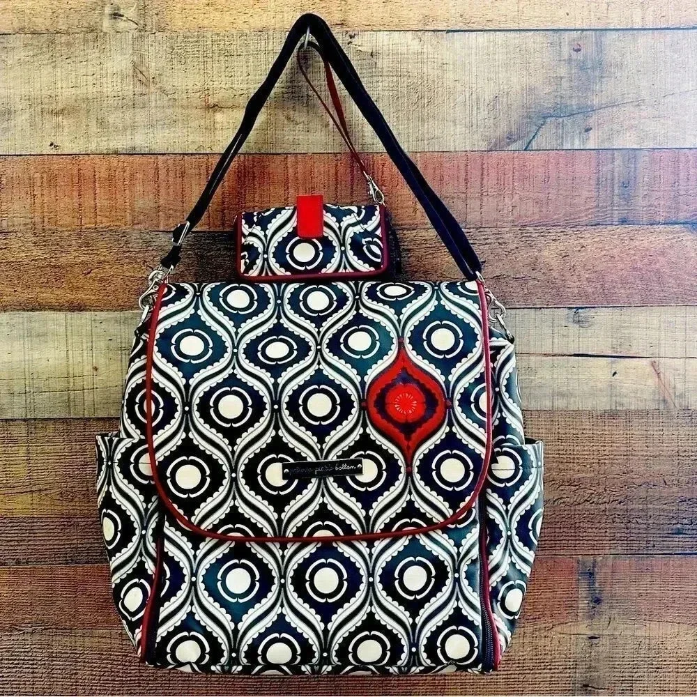 Petunia Pickle Bottom Evening In Islington Boxy Diaper Bag W Crossbody/Wristlet